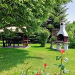 Bequem Eingerichtete Mit Grossem Garten By Interhome Apartman *