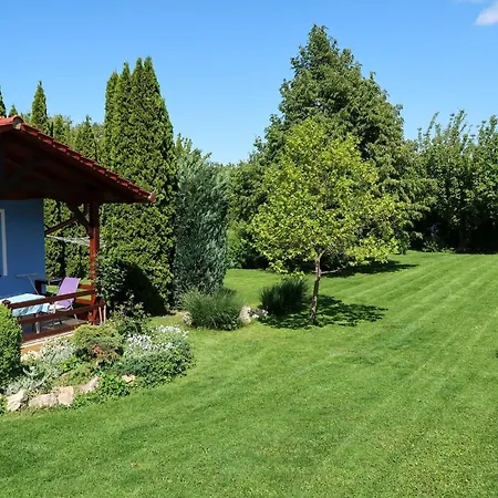 Bequem Eingerichtete Mit Grossem Garten By Interhome