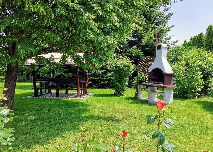 Bequem Eingerichtete Mit Grossem Garten By Interhome 아파트 *