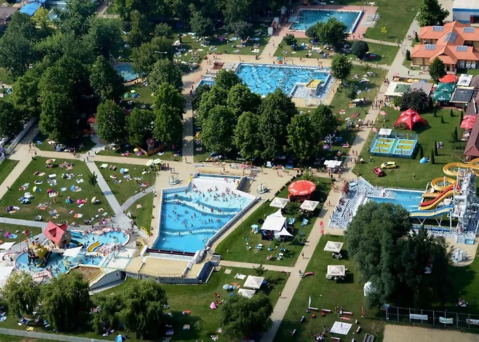 아파트 Bequem Eingerichtete Mit Grossem Garten By Interhome